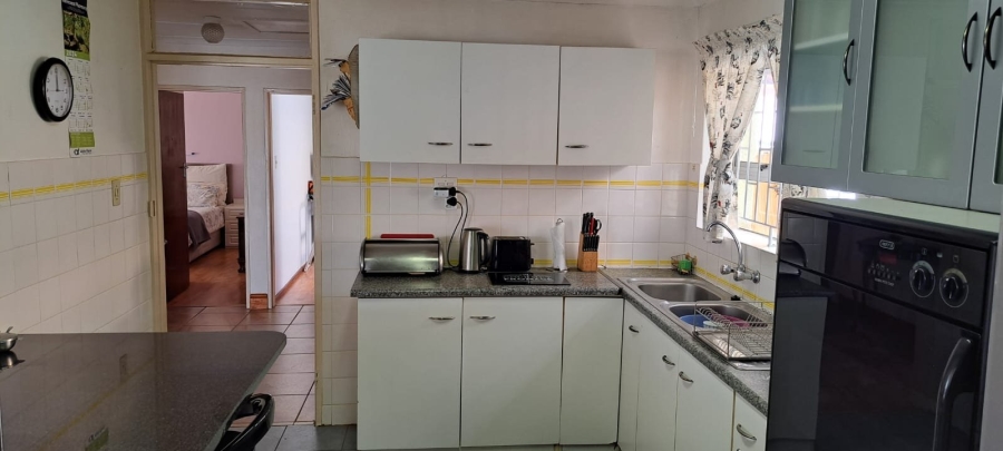 3 Bedroom Property for Sale in Strandfontein Village Western Cape